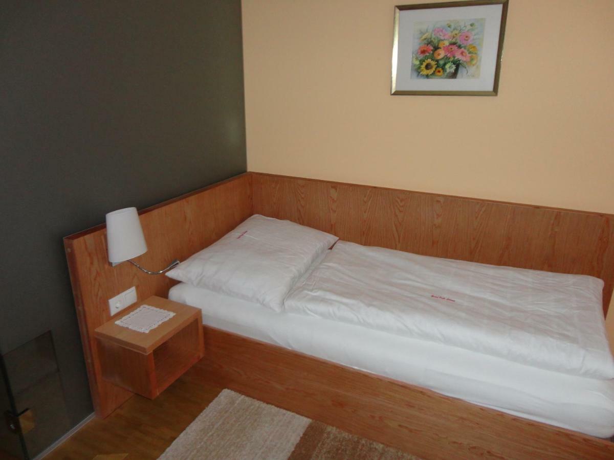 Hotel Cafe Lorenz Хоэнемс Экстерьер фото